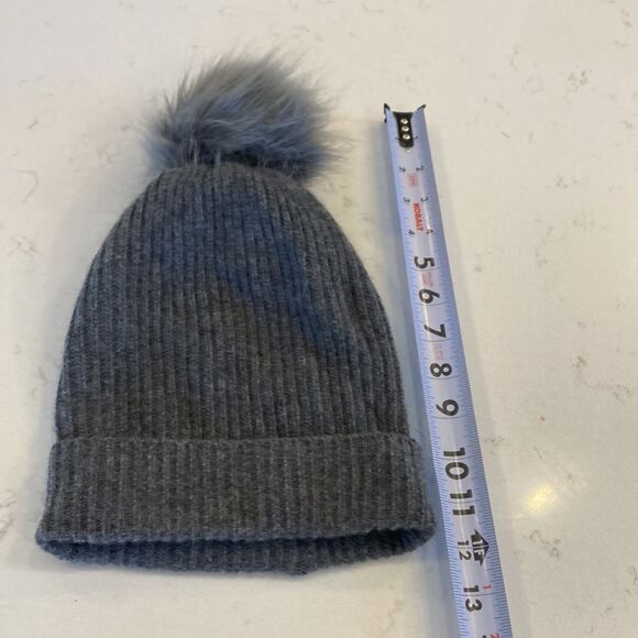 New with Tags, Saks Fifth Avenue Green Pom Pom Beanie Thick Ribbed Warm - Picture 3 of 7